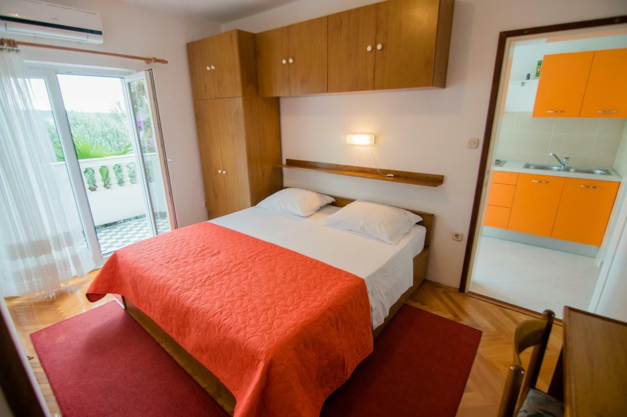 Apartments Picolo Paradiso Miljenko Debelic Barbat na Rabu Exteriör bild